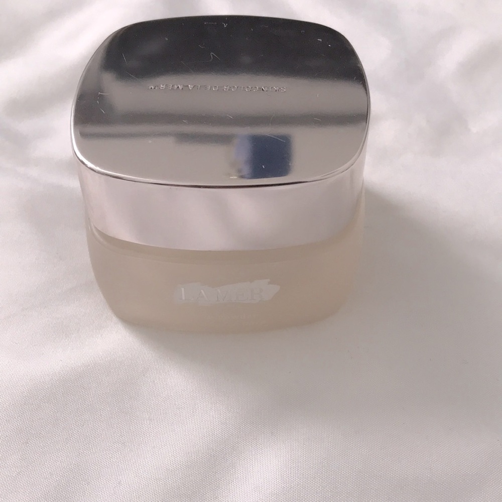Empty La Mer loose powder container